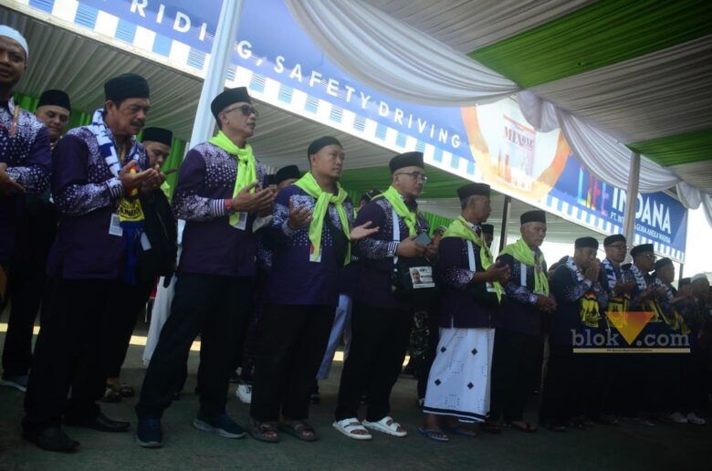 Jemaah Haji kloter 26-27 asal Kabupaten Malang (blok-a.com/ Putu Ayu Pratama S)