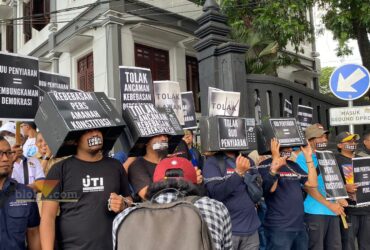 Aksi massa datangi Kantor DPRD Kota Malang tolak RUU Penyiaran (blok-a.com/ Putu Ayu Pratama S)