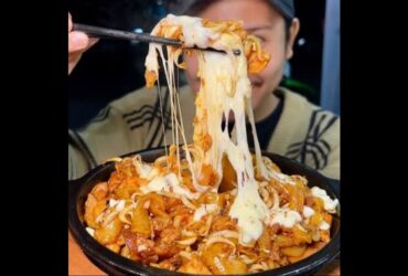 Kwetiau bakar mozarella di Kedai Mbok Ginuk Kepanjen Malang (dok. Instagram @cahluwe)
