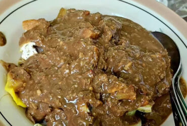 Perpaduan Tradisi dan Inovasi Kuliner Legendaris Kota Malang di Rujak Pojok