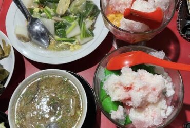 Menu makanan di kedai Coto Makassar Paraikate Khas DG.ALLY/P. Gundul Sawojajar, Kota Malang (dok. Google review)