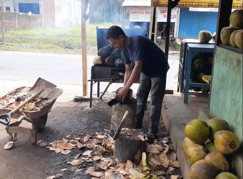 Proses pembakaran degan bakar rempah (dok. Google review)