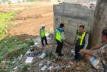 Remaja ini Tewas Tabrak Pohon Gegara Kendarai Motor Sambil Main Ponsel