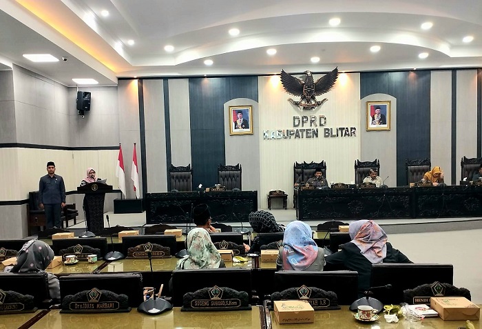 DPRD Kabupaten Blitar menggelar rapat paripurna dengan 5 agenda, di Graha Paripurna DPRD. (blok-a.com/Fajar)