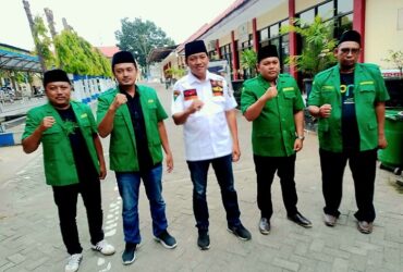 Ketua GP Ansor Kabupaten Blitar Hermawan mendatangi Polres Blitar. (blok-a.com/Fajar)