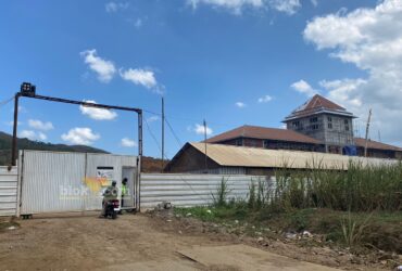 Situasi Proyek Gedung SMA Taruna Nusantara di Desa Gampingan, Kecamatan Pagak, Kabupaten Malang (blok-a.com/ Putu Ayu Pratama S)