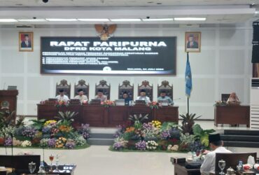 DPRD Kota Malang akhirnya mengesahkan Rancangan Peraturan Daerah (Ranperda) Fasilitasi Penyelenggaraan Pesantren menjadi Perda.