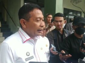 caption:PJ Wali Kota Malang , Wahyu Hidayat Saat di Wawancarai Awak Media, Kamis (4/7/2024) (blok-a/Andik Agus)