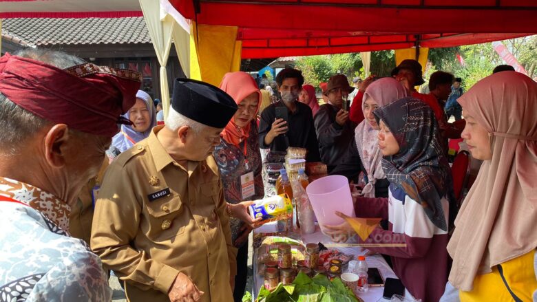 Bupati Malang, Sanusi saat bertemu dengan petani milenial di agenda Peringatan HUT KTNA Kabupaten Malang ke-53 di Pendopo Kepanjen (blok-a.com/ Putu Ayu Pratama S)