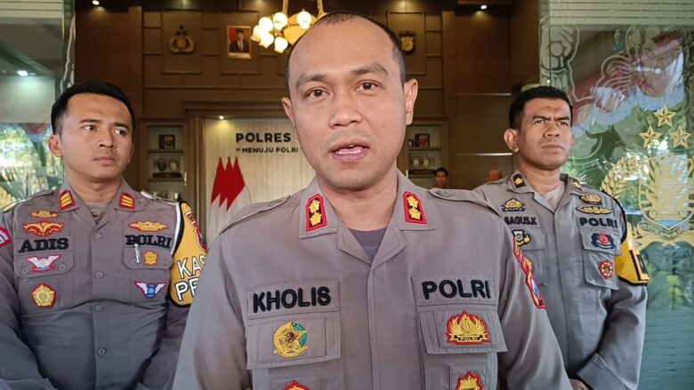 Kapolres Malang, AKBP Putu Kholis Aryana saat ditemui awakmedia (blok-a.com/ Putu Ayu Pratama S)