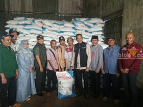 Pj Wali Kota Malang, Wahyu Hidayat kunjungi dua kios penyalur pupuk bersubsidi di Kecamatan Kedungkandang, Kota Malang