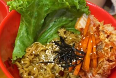 Mie ala juseyo toping kimchi (dok. @semalangitu)