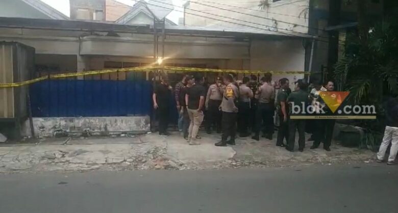 Polisi Gerebek Rumah Diduga Pabrik Narkoba di Kota Malang