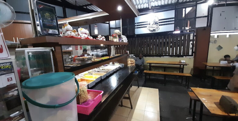 Warung Rawon Djenggot di Kota Malang, Irisan Dagingnya Jumbo dan Empuk