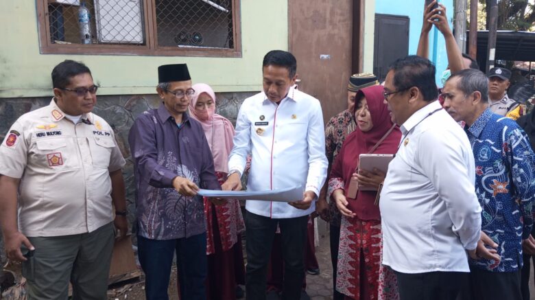 Wahyu Hidayat dalam Kunjungan ke RSI Aisyiah Terkait Percepatan PBG, Rabu (10/7/2024) (blok-a/Satria Akbar Sigit)