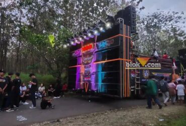 Kemeriahan pawai sound system di Desa Gampingan Kecamatan Pagak Kabupaten Malang (Blok-a.com / Putu Ayu Pratama S)