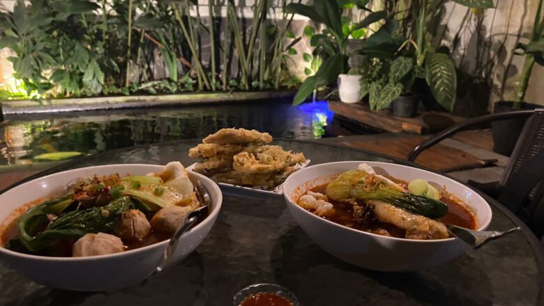 Jika Anda warga Kepanjen, Kabupaten Malang. Maka, tempat yang tepat untuk disinggahi selepas kerja untuk menenangkan diri yakni Kedai Cafemu.