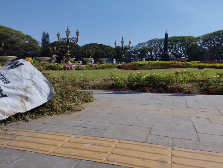 Jelang Upacara Agustus, Alun-Alun Tugu Malang Rusak