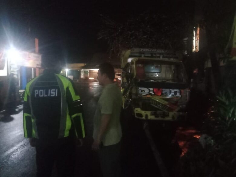 Dua Truk Terlibat Kecelakaan di Lawang Malang