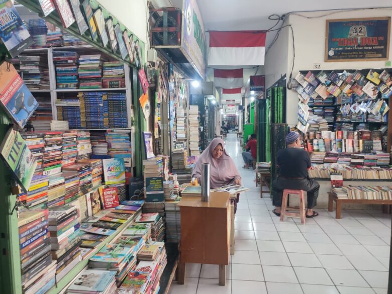 Pedagang Pasar Buku Wilis Malang Menanti Mahasiswa Baru, Diprediksi Penjualan Meningkat