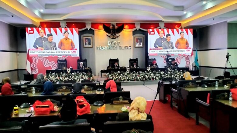 Rapat Paripurna Istimewa DPRD Kabupaten Blitar mendengarkan Pidato Kenegaraan Presiden RI. (blok-a.com/Fajar)