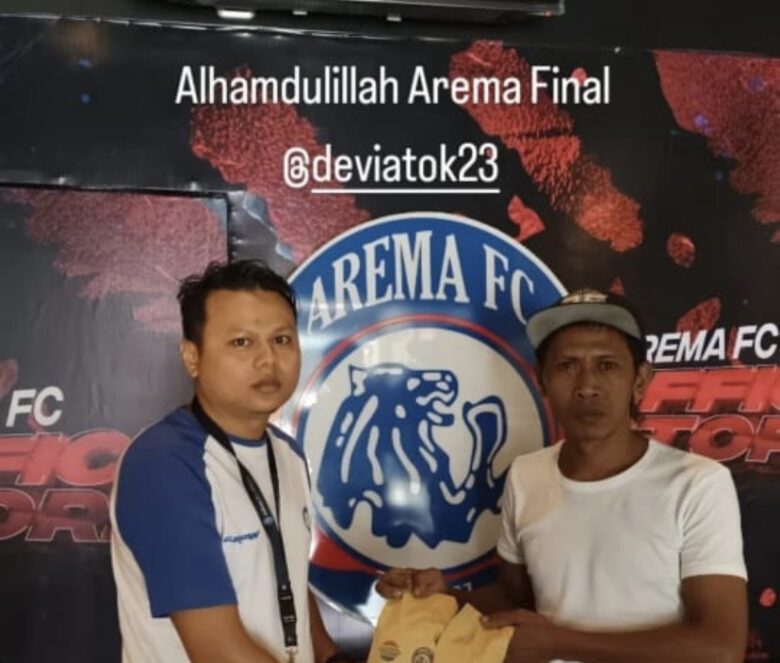 Tersebar Foto Santunan Keluarga Korban Tragedi Kanjuruhan Jelang Final Piala Presiden, Devi Athok Menjawab