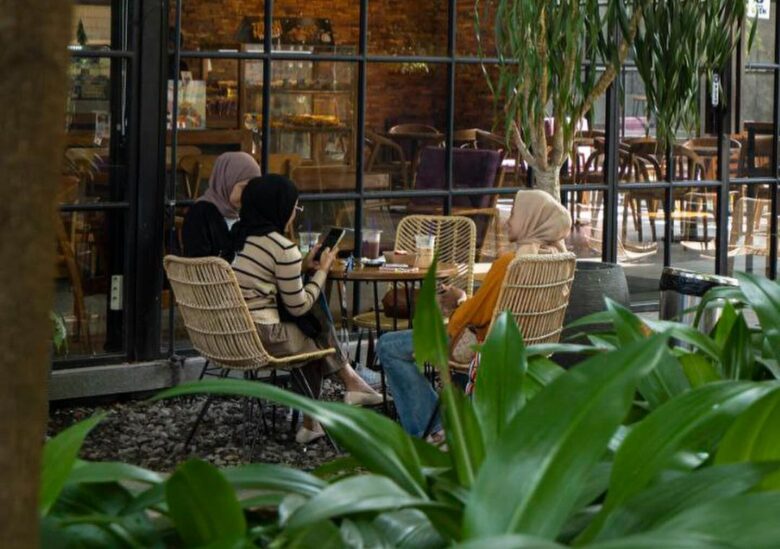 Mahasiswa Baru Merapat, Ini 5 Kafe di Kota Malang yang Jadi Jujugan Senior Kalian Mengerjakan Tugas