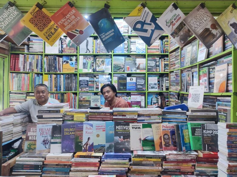 Pedagang Pasar Buku Wilis Malang Kini Beralih Jualan Online, Omzet Bisa Rp 500 Ribu per Hari