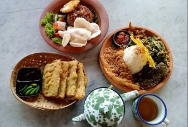 Tempat Makan Bareng Keluarga di Lawang Malang, Sajikan Kuliner Ndeso di Tengah Persawahan