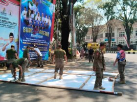 Satpol PP Kota Malang Mulai Tertibkan Banner-Baliho Salahi Aturan