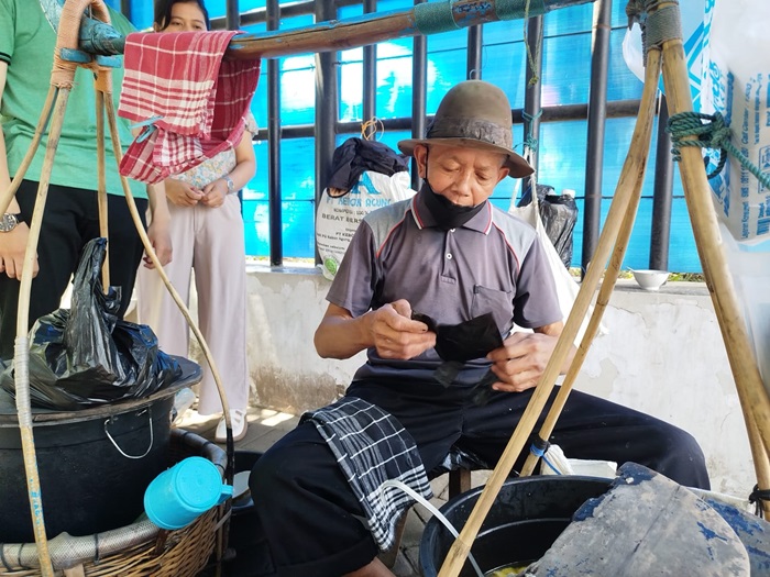 Lapak Es Tape Legend Pak Jum Kota Malang.(blok-a.com/Yogga)