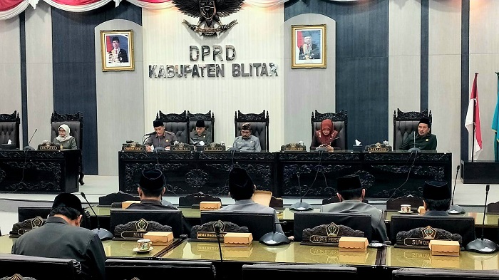 Rapat Paripurna dengan agenda penyampaian jawaban Bupati Blitar terhadap Pandangan Umum (PU) Fraksi-fraksi atas Ranperda tentang Perubahan APBD Kabupaten Blitar TA 2024. (blok-a.com/Fajar)