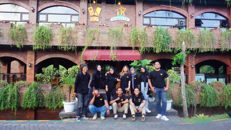 Menilik Keseruan NK Cafe, Jadi Pilihan Tepat Nongkrong Bareng Keluarga di Malang