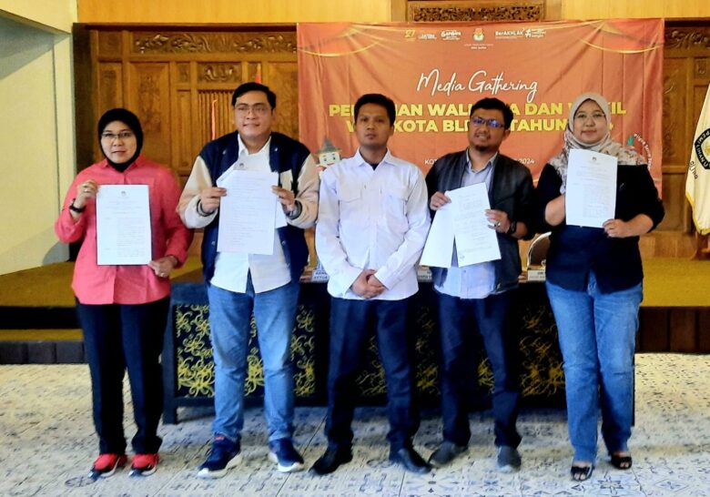 KPU Kota Blitar mengadakan acara media gathering Pemilihan Wali Kota dan Wakil Wali Kota Blitar 2024. (blok-a.com/Fajar)