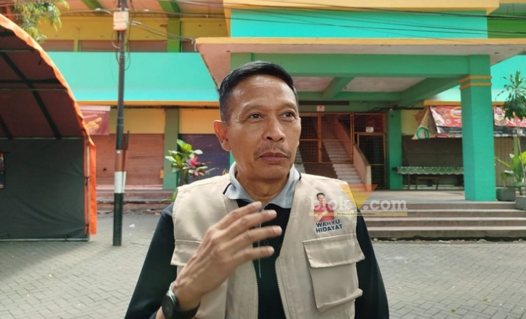 Wahyu Hidayat kunjungi Pasar Comboran usai kebakaran. (blok-a.com/Yogga Ardiawan)