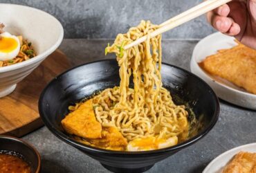 Mie Kuah Kare Hadir di Suhat, Siap Goyangkan Lidah Warga Malang