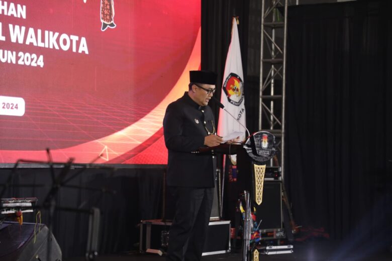 Penjabat (Pj) Wali Kota Malang, Iwan Kurniawan menghadiri deklarasi kampanye damai yang diselenggarakan Komisi Pemilihan Umum (KPU) Kota Malang