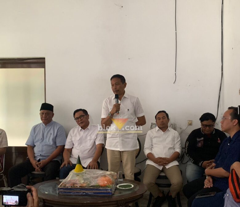 Ada Kisah Haru di Balik Seragam Gratis Jadi Prioritas Program Paslon WALI, Ada Ibu di Kota Malang Nangis ke Wahyu