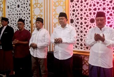 Bakal Calon Wali Kota Blitar Bambang Rianto menghadiri acara peringatan hari lahir Nabi Muhammad SAW  bersama warga Kelurahan Plosokerep, Kecamatan Sananwetan, Kota Blitar. (blok-a.com/Fajar)