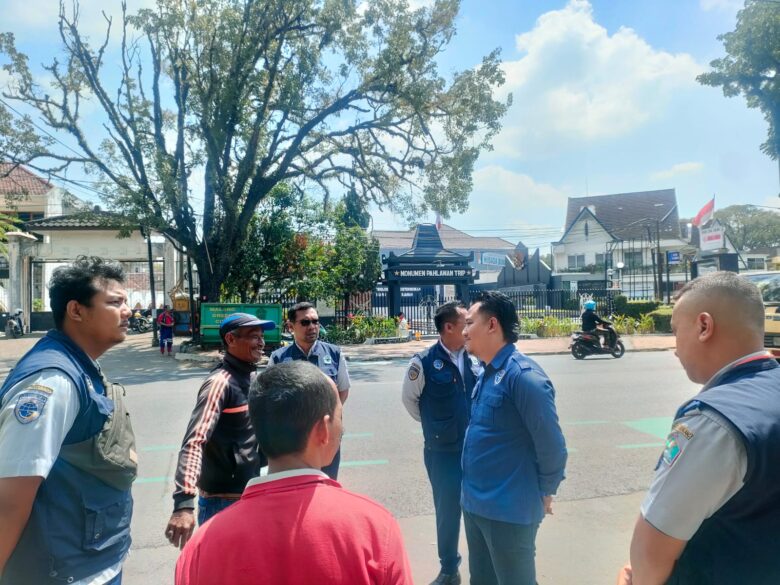 Dishub Langsung Tindak Parkir Liar di Depan TMP Trip Kota Malang