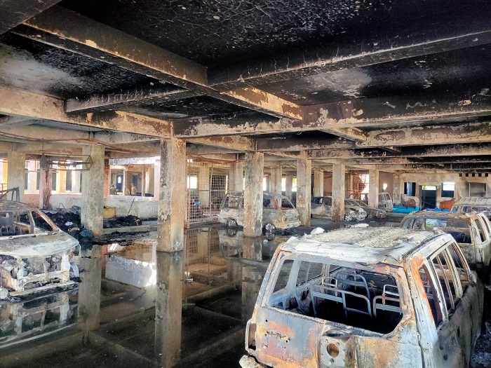 Area parkiran mobil yang Pasar Comboran Kota Malang yang ikut terbakar, Jumat (13/9/2024) malam.