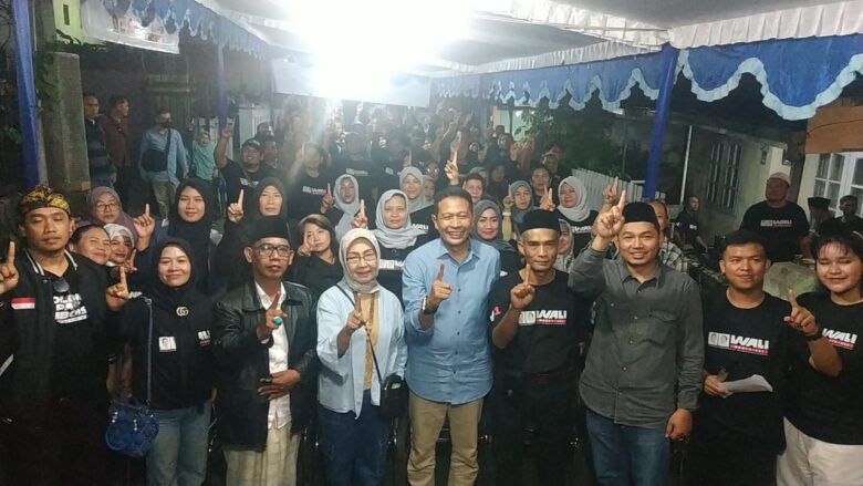 Mantan Walikota Malang Peni Suprapto dan Ratusan Relawan Beri Dukungan ke Paslon WALI