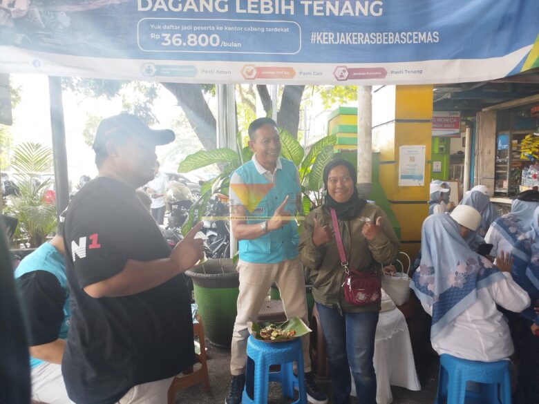 Sambil Makan Nasi Buk di Pasar Oro-Oro Dowo, Wahyu Hidayat Dengar Masyarakat Ingin WTI Kembali