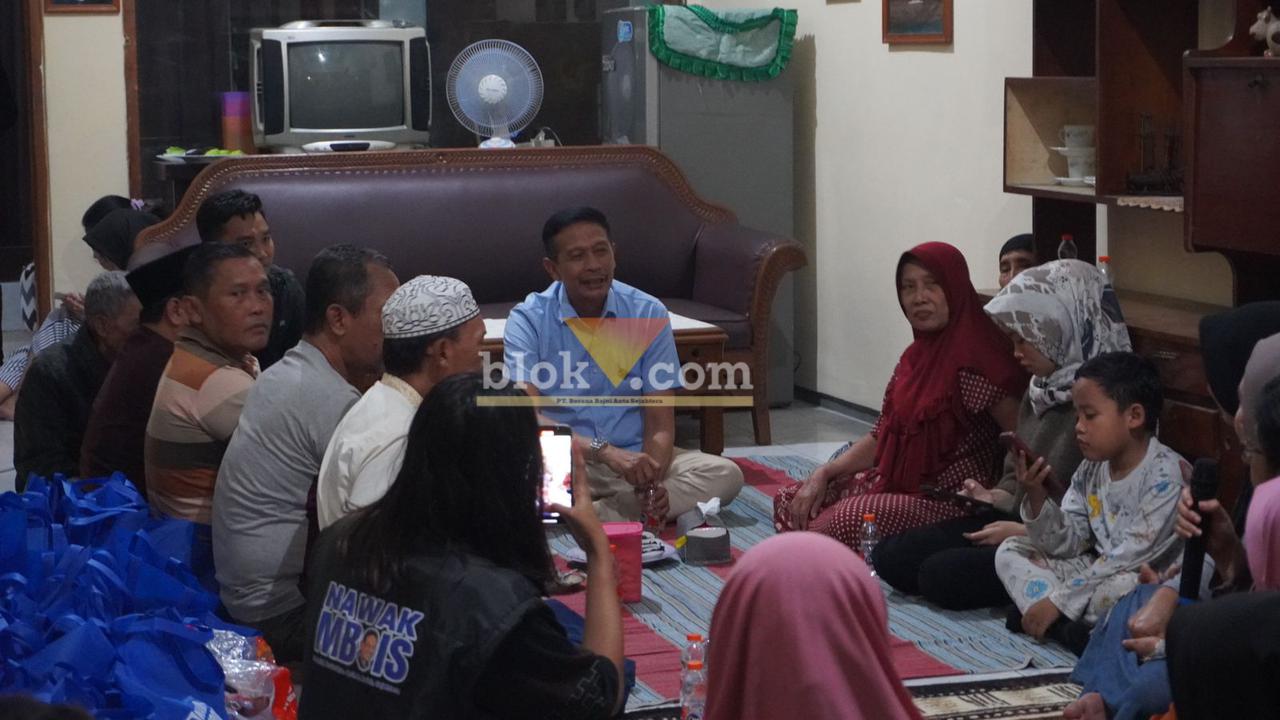 Kehangatan Wahyu Hidayat Bertamu ke Rumah Warga Sambil Jual Sembako Murah