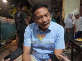 Kehangatan Wahyu Hidayat Bertamu ke Rumah Warga Sambil Jual Sembako Murah