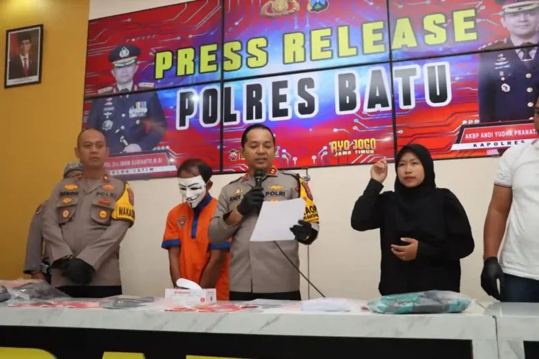 Pelaku penembakan di Kelurahan Temas Kota Batu ditangkap dan dirilis di Polres Batu, Jumat (11/10/2024) (blok-a/Andik Agus)