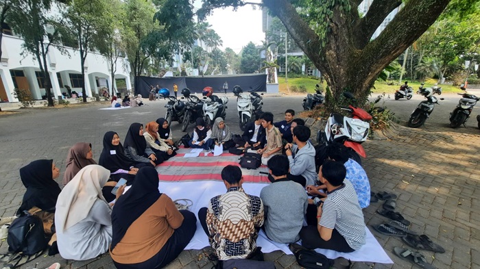 Kemah Bahasa di Kampus 2 UIN Malang, Kecamatan Junrejo, Kota Batu, Minggu (13/10/2024).