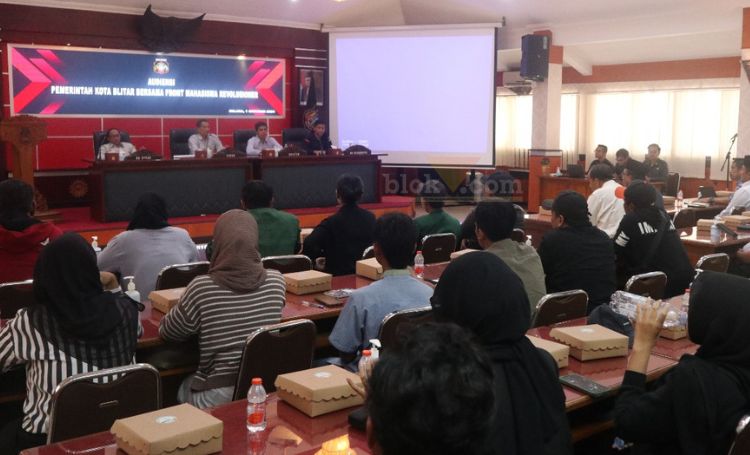 KRPK, Ratu Adil dan FMR audensi bersama Pemkot Blitar. (blok-a.com/Fajar)