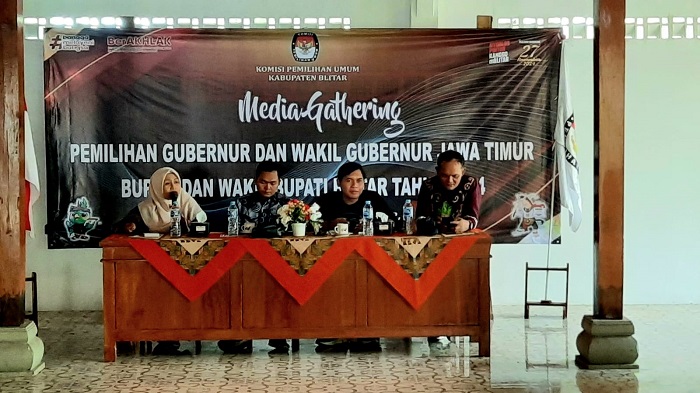 Media Gathering Pemilihan Gubernur dan Wakil Gubernur Jatim, Bupati dan Wakil Bupati Blitar. (blok-a.com/Fajar)
