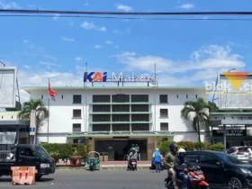 Tampak depan pintu barat Stasiun Kotabaru Malang (blok-a.com / Muhammad Berril Labiq)